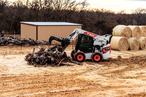 Bobcat R-series loader_S76 